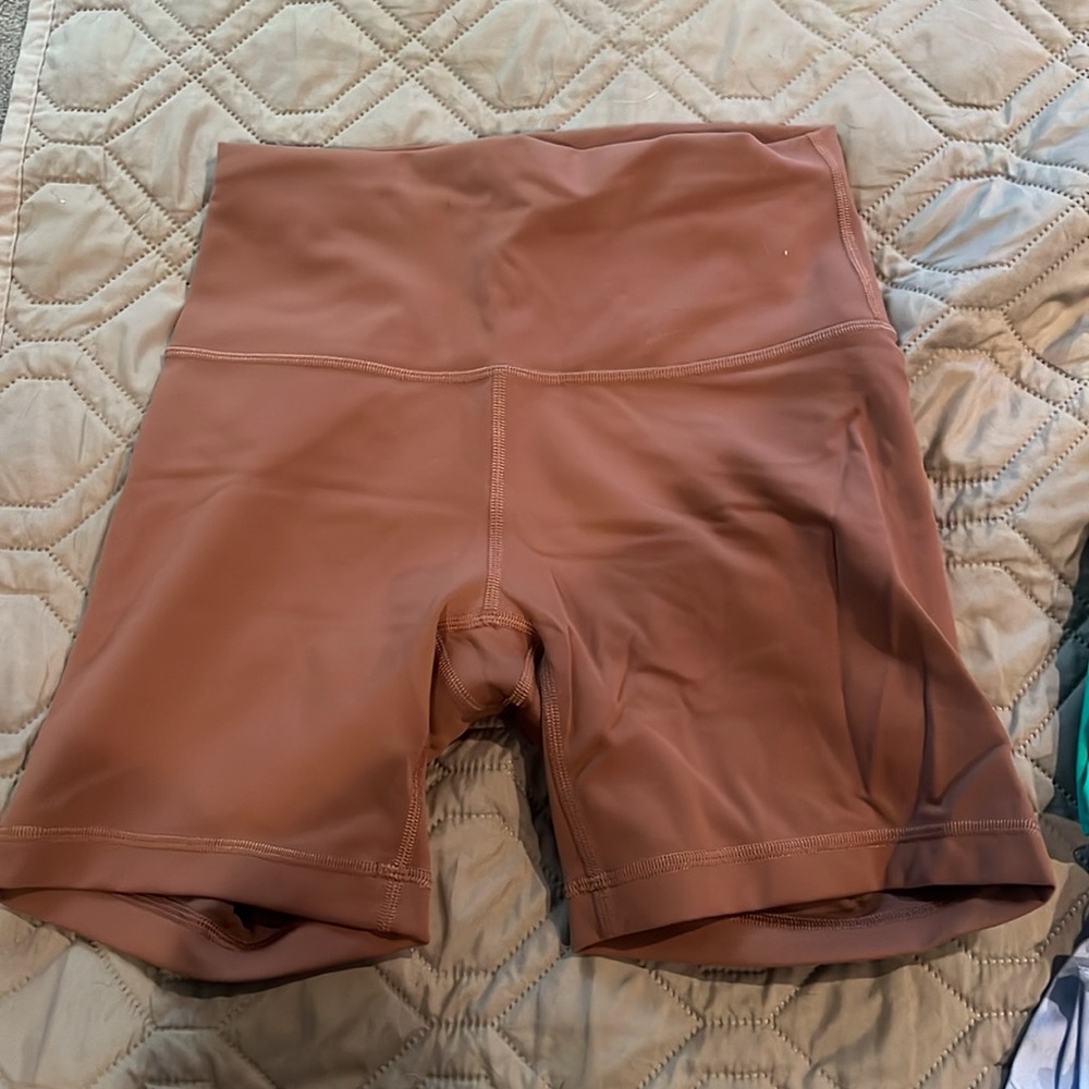 lululemon athletica Women's Tan Bike Shorts - Picture 2 of 2